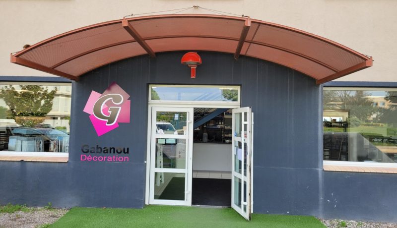 devanture magasin boujan